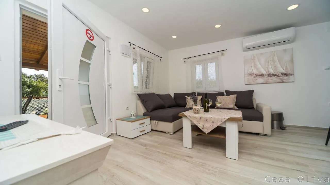 Konukevi Holiday Home Casa Oliva II Nerezine Hırvatistan